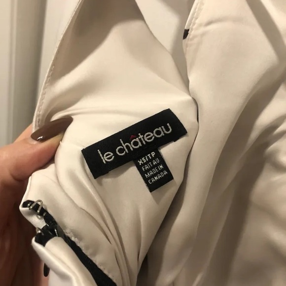 Le Château satin floral dress - Picture 2 of 6